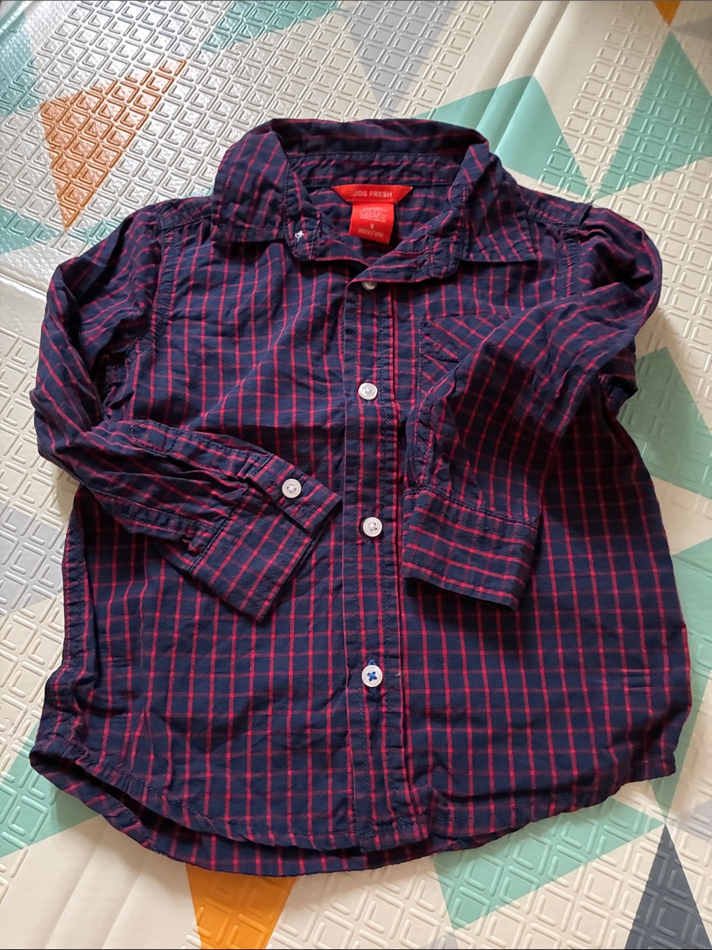 20/25$ 🧸 Joe Fresh Boys' Navy and Red Plaid Button-Up Shirt